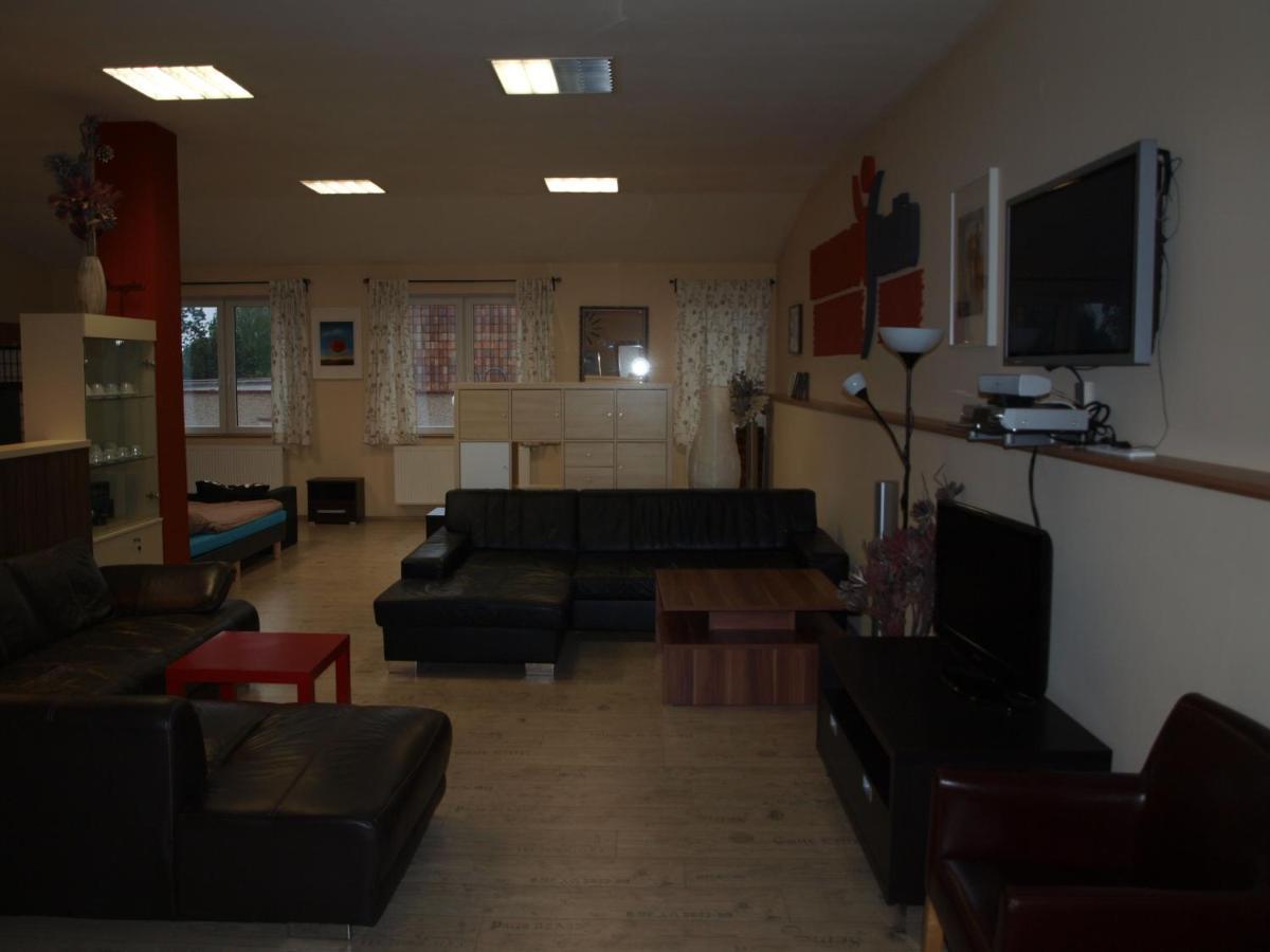 Bailando Studio Neratovice Exterior photo